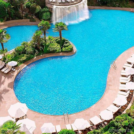 แมนดาริน โอเรียนเต็ล ซานติอาโก Hotel ภายนอก รูปภาพ The pool at the Westin Palace, Madrid
