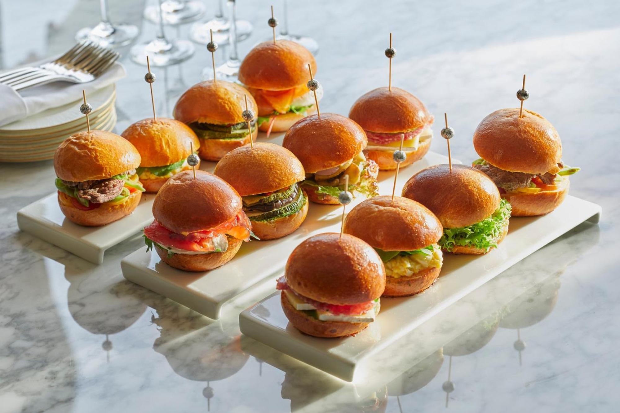 แมนดาริน โอเรียนเต็ล ซานติอาโก Hotel ภายนอก รูปภาพ Finger sandwiches