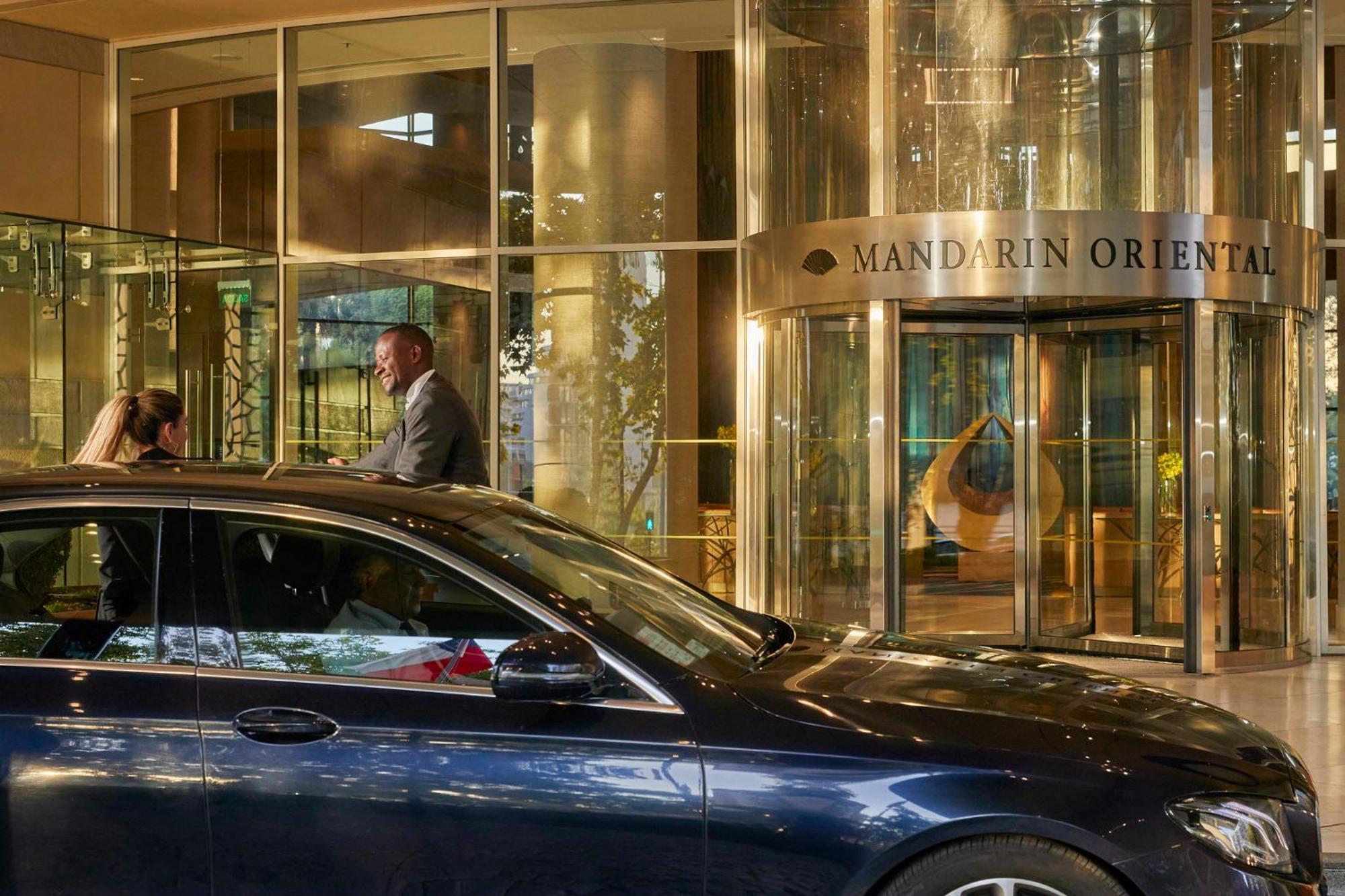 แมนดาริน โอเรียนเต็ล ซานติอาโก Hotel ภายนอก รูปภาพ Mandarin Oriental Munich