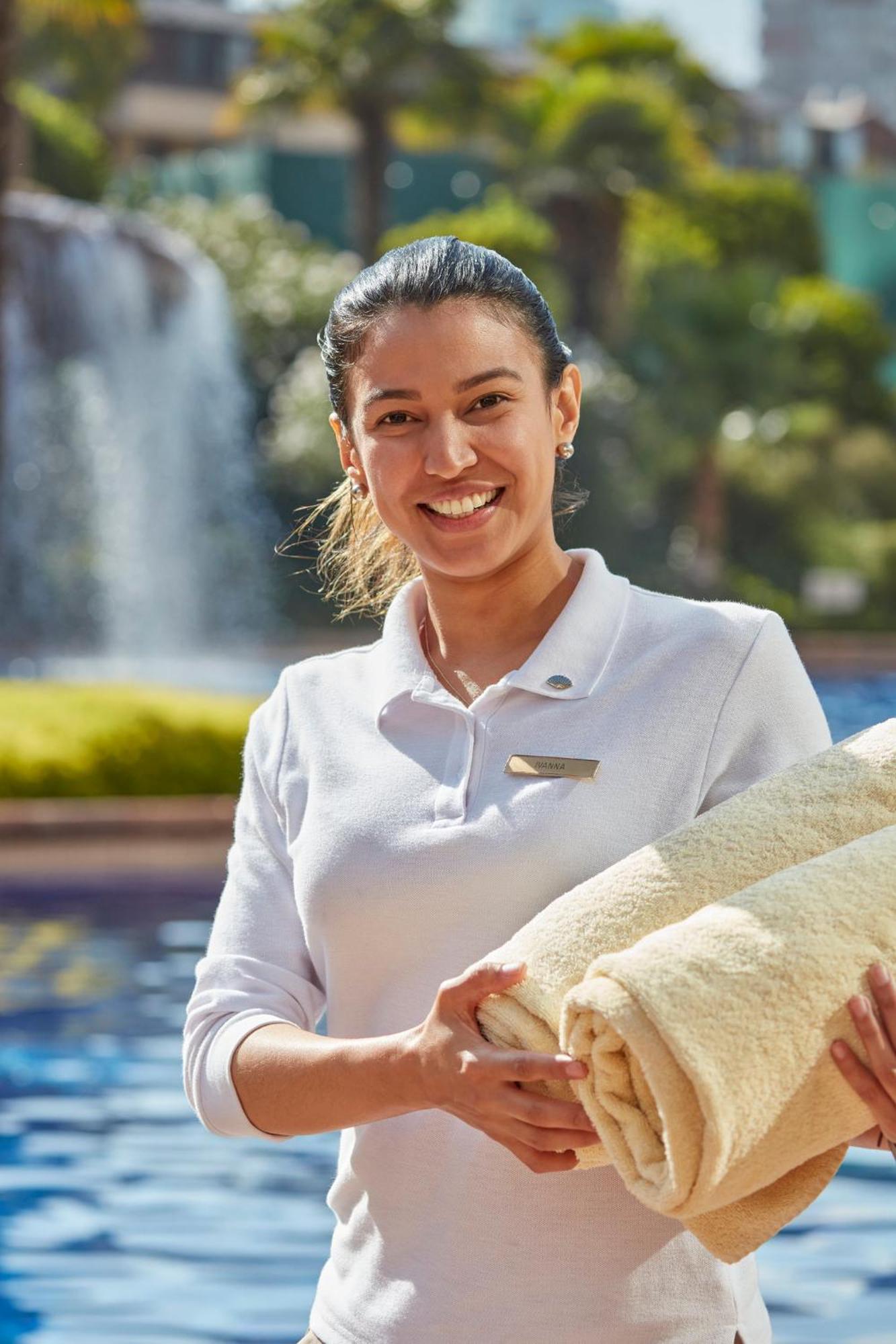 แมนดาริน โอเรียนเต็ล ซานติอาโก Hotel ภายนอก รูปภาพ A Disney cast member at Walt Disney World